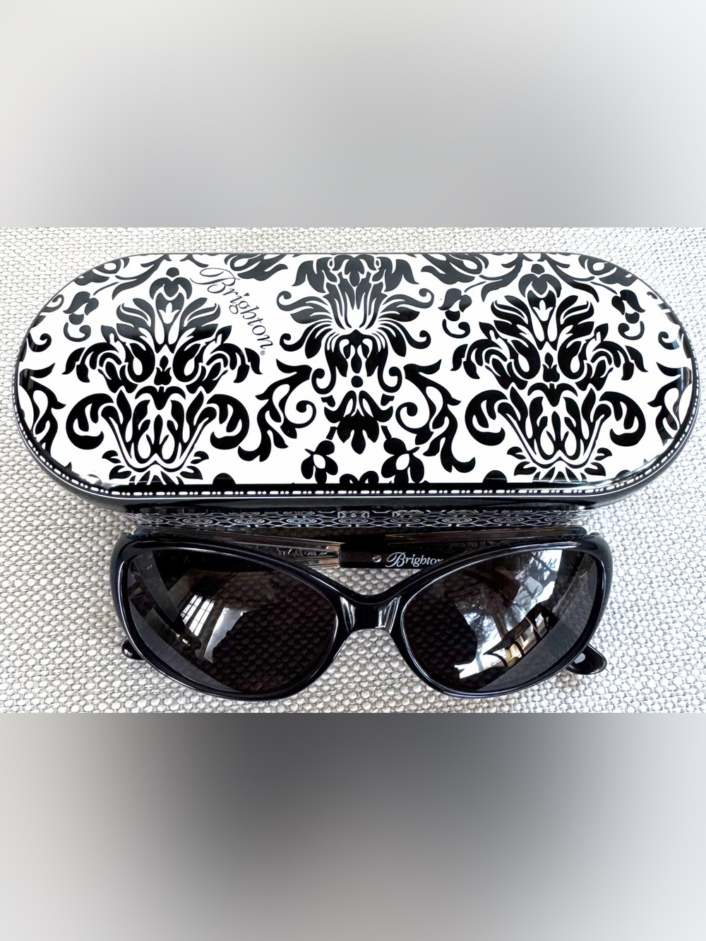 BRIGHTON Barbados Black Sunglasses w/ Case Silver Scroll Temples EUC Small Fit - Picture 2 of 13
